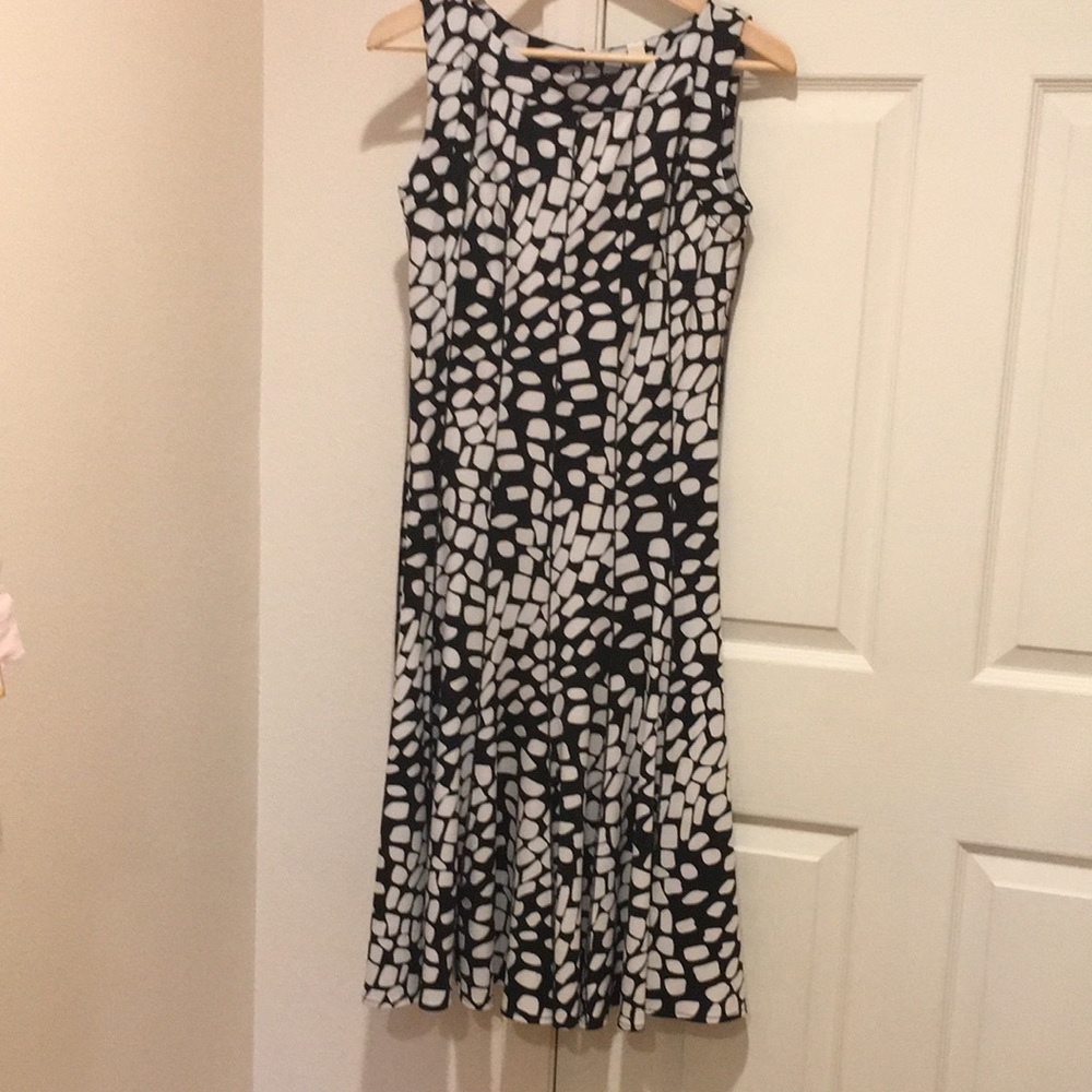 Black & white dress size M